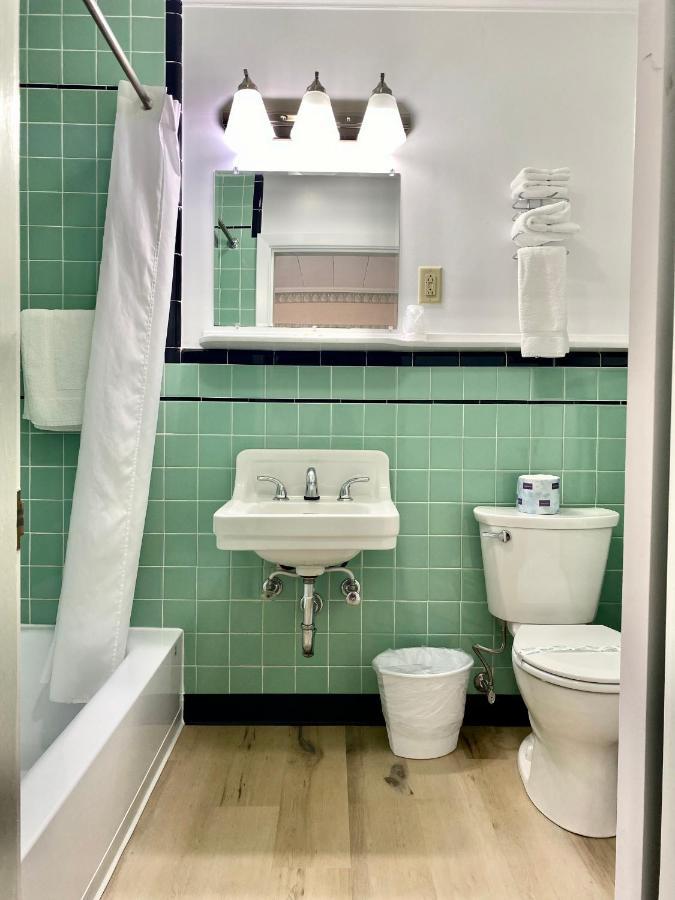 Bucksport Inn Экстерьер фото